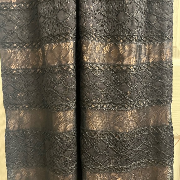 BCBG MaxAzria Black Lace Evening Gown Size 8 - Picture 12 of 15